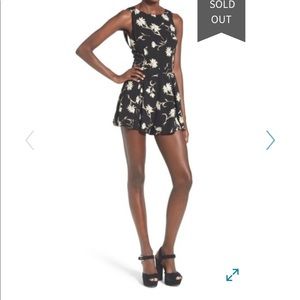 NWT ASTR the Label Bow Back Print Romper - Black